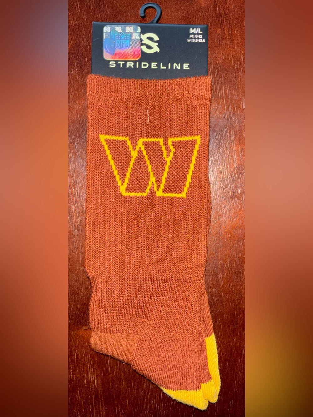 WASHINGTON COMMANDERS STRIDELINE CREW SOCKS NWT MEN’S SHOE SIZE 8-12